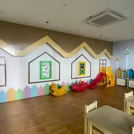 2 Bedroom Luxury Condo In Eastwood With Scenic City View, Unli Wifi And Netflix