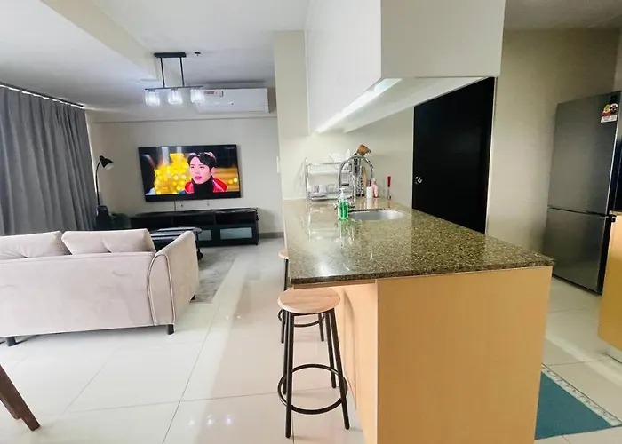 2 Bedroom Luxury In Eastwood With Scenic View, Unli Wifi And Netflix * Manila