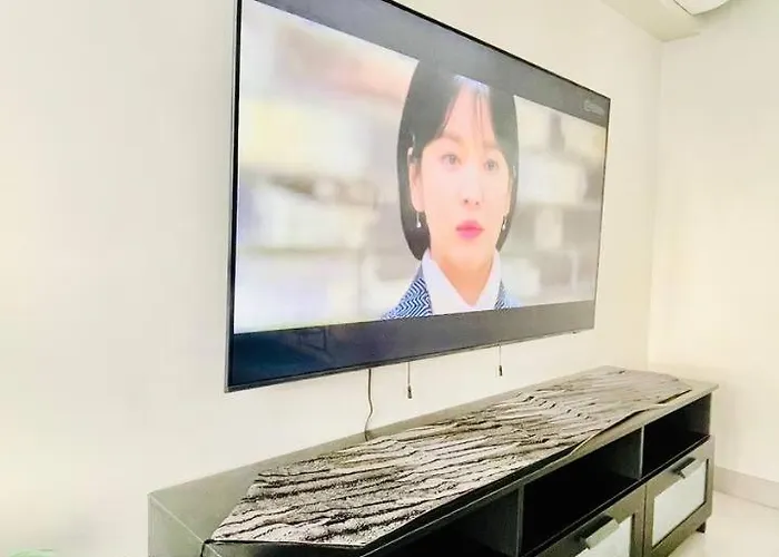 2 Bedroom Luxury In Eastwood With Scenic View, Unli Wifi And Netflix Manila
